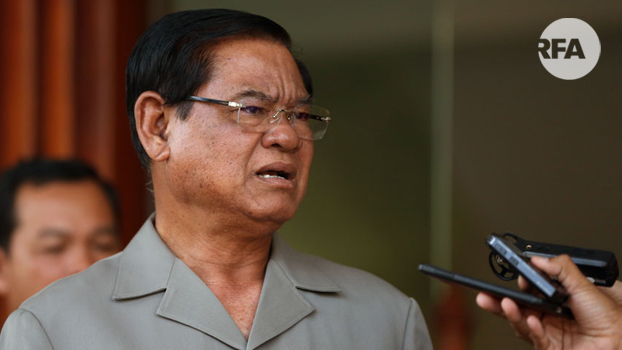 លោក ស ខេង ផ្ដល់​ប្រាក់​លើកទឹកចិត្ត​៥​ម៉ឺន​ដុល្លារ​ដល់​នគរបាល​ករណី​ចាប់​បាន​ក្រុម​រណសិរ្យ